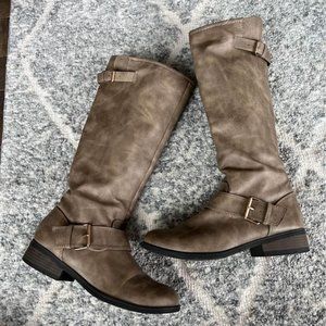 Tall beige riding boots size 8